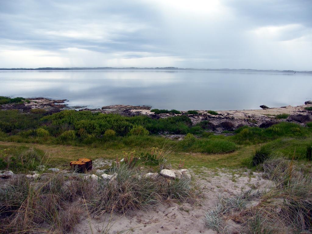 Coorong Waterfront Retreat Villa Meningie Exterior foto